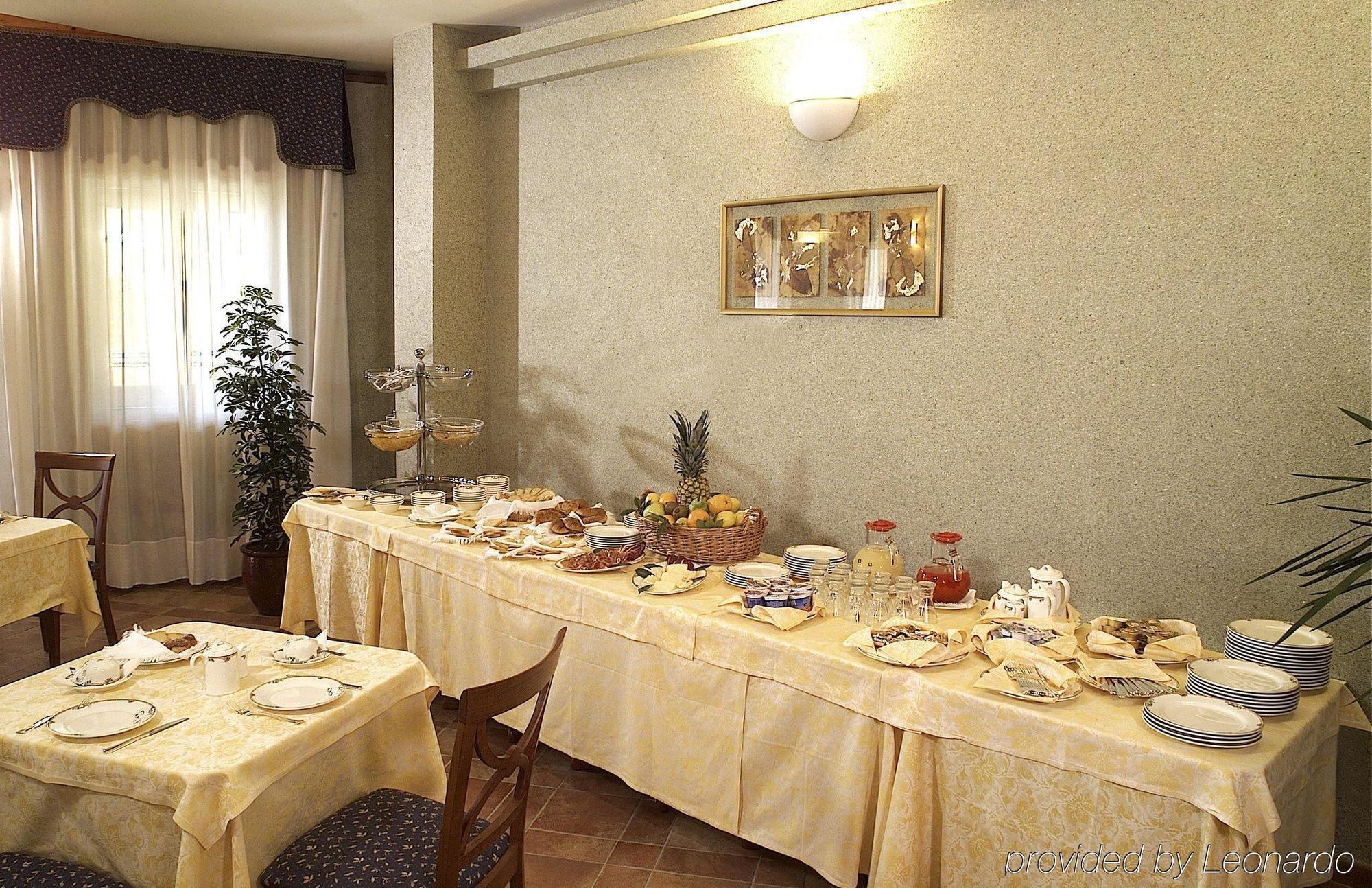 Hotel San Giorgio Sangano Ресторант снимка